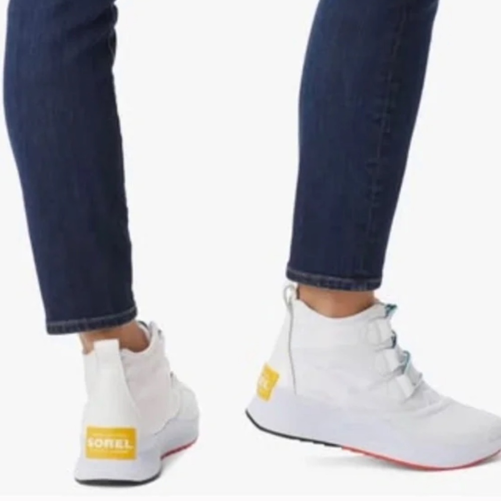 Sorel OUT N ABOUT III CLASSIC WOMEN'S WATERPROOF White/Cyber Yellow BOOT Size 9 - Picture 3 of 15